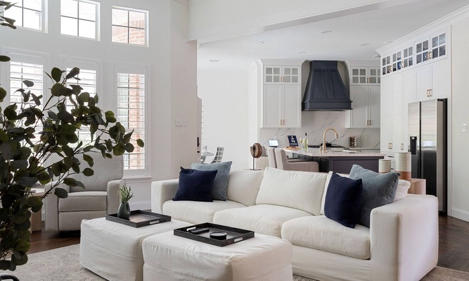 Flower Mound Casa | Luxury 3BR Flower Mound Home | Yoga Room | Pool