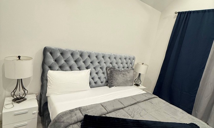 Northside Casa | Luxury 3BR for Families, Nurses & Groups
