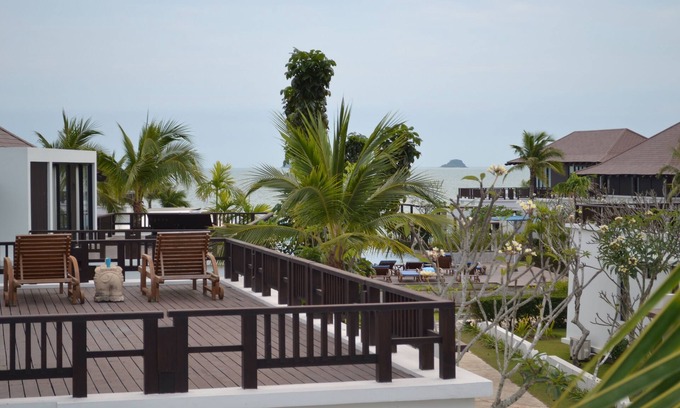 Chakphong Casa | Luxury 3BR Home at Beachfront Property