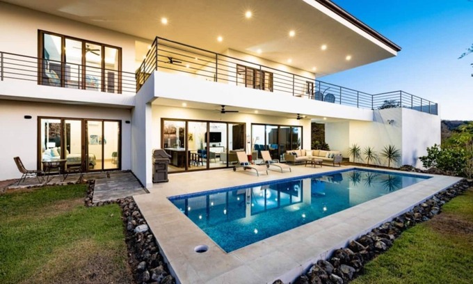 Playa Hermosa Casa | Brand New Luxury 3 bedroom Home, Walking distance to Hermosa Beach