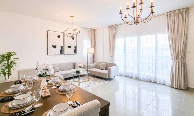 Abu Dhabi Apartamento | Luxury 3BR in Al Reef Downtown with pool access