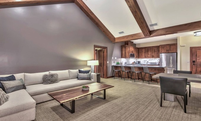 South Lake Tahoe Condominio | Residencia de lujo 3Br a pasos de Heavenly Village & Gondola