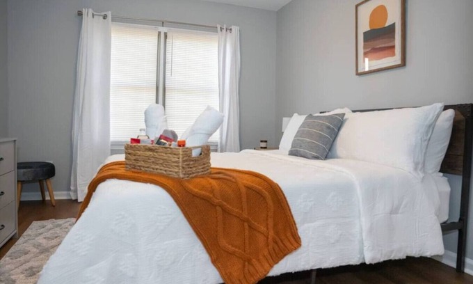 Winston - Salem Casa | Luxury 3BR Townhome - Sleep 6
