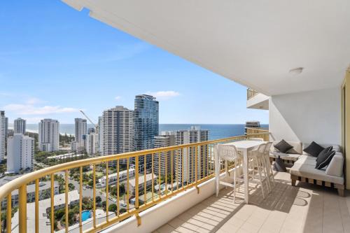 Main Beach Apartamento | Luxury 3BR with Ocean and Trackside GC 500 Views