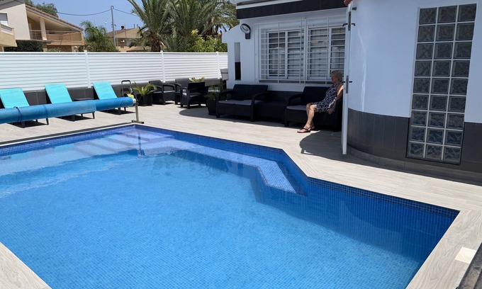 Los Alcazares Casa | CASA DE LUJO CON 4 CAMAS CON CALEFACCIÓN 7 X 4 PISCINA DE AGUA SALADA (SIN CLORO)
