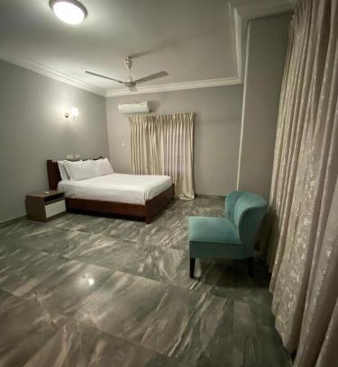 Kumasi Casa | Luxury 4-Bedrom Home in Kumasi 5 mins to Airport