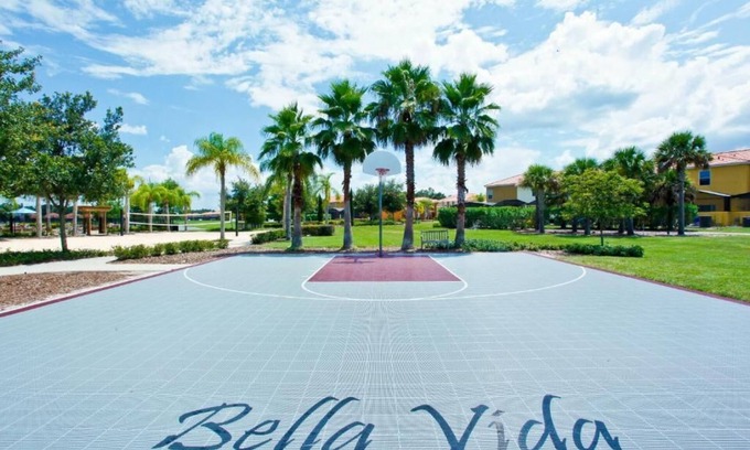 Bellavida Casa | Luxury 4 bedroom 3 bath pool Home 283