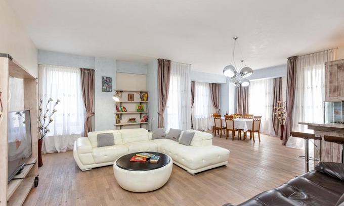 mtatsminda Apartamento | Luxury 4 Bedroom Apartment