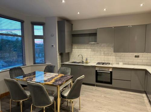 Chorlton-cum-Hardy Apartamento | Luxury 4 Bedroom Apartment