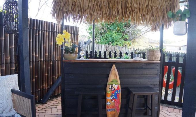 Bargara Casa | Luxury 4 Bedroom Home with Pool & Games Room Bar