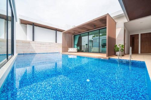 Na Chom Thian Villa | Luxury 4-Bedroom Pool Villa Beach Access, Na Jomtien Pattaya