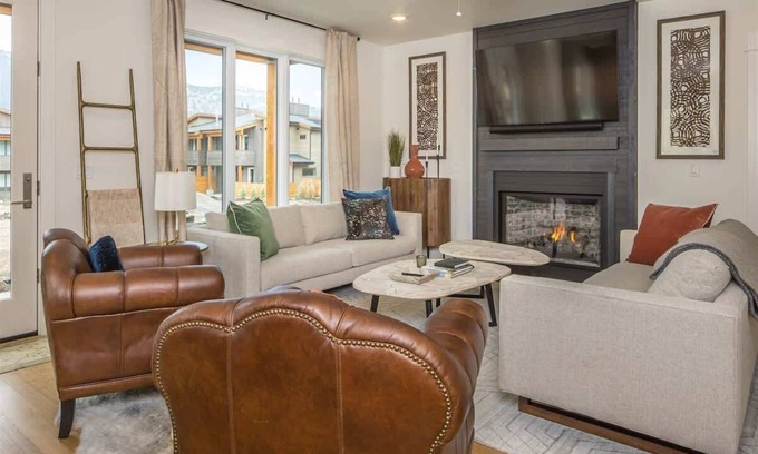 Big Sky Casa | Luxury 4 Bedroom Townhome Big Sky Town Center