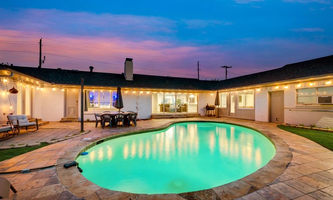 Far North Dallas Casa | Luxury 4 Bedroom Villa with Pool