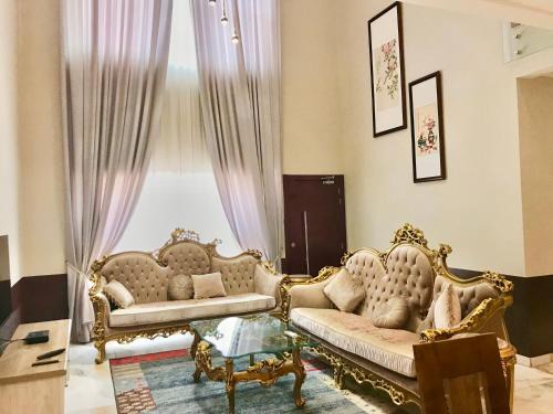 Teshie Villa | Luxury 4 bedrooms Townhouse