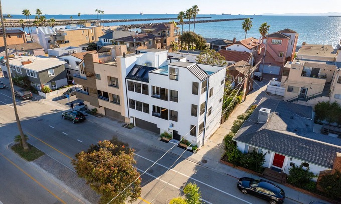 Harbor Casa | Luxury 4 Story home next to Alamitos Yacht Club. Steps to Beach and Bay.
