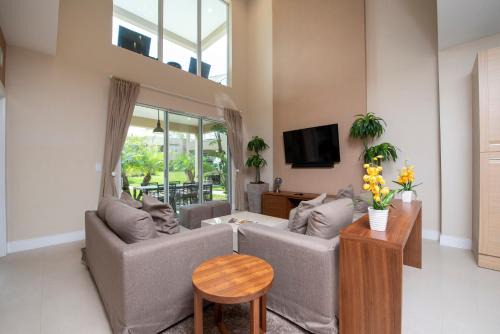 Florida Central Atlantic Coast Casa | Luxury 4BD All suites with BBQ minutes from Disney