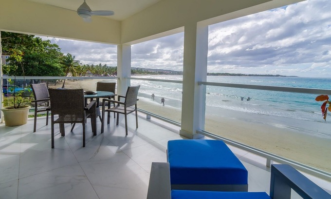Cabarete Apartamento | Luxury 4BD Beachfront Condo with Amazing Sea Views, Pool, Central Location