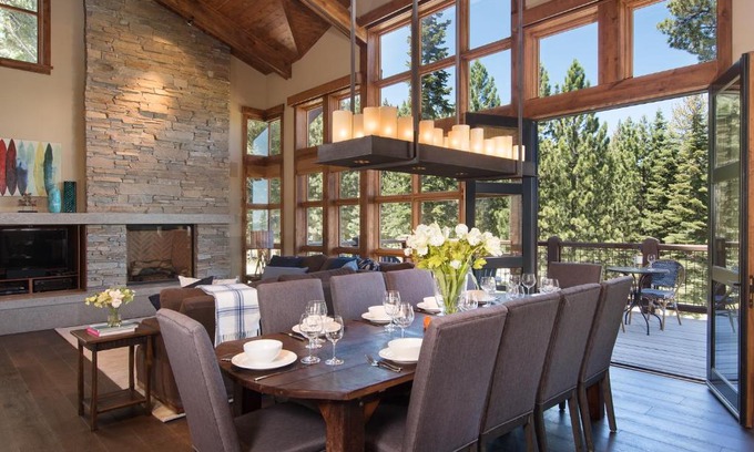 Truckee Casa | Luxury 4BD True Ski-In/Ski-Out Mid-Mountain Residence - Trailside Northstar