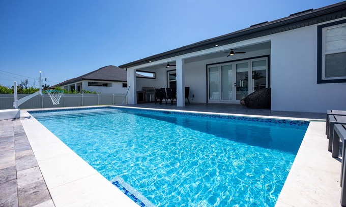 Burnt Store Casa | Luxury 4BR Entertainment house w/ Pool and Boat/RV parking