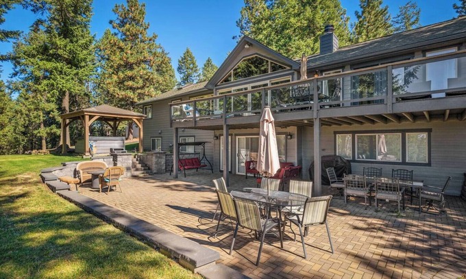 Coeur d'Alene Casa | Casa de lujo privada con vistas al lago Coeur d'Alene - ¡Bienvenido a Hillcrest!