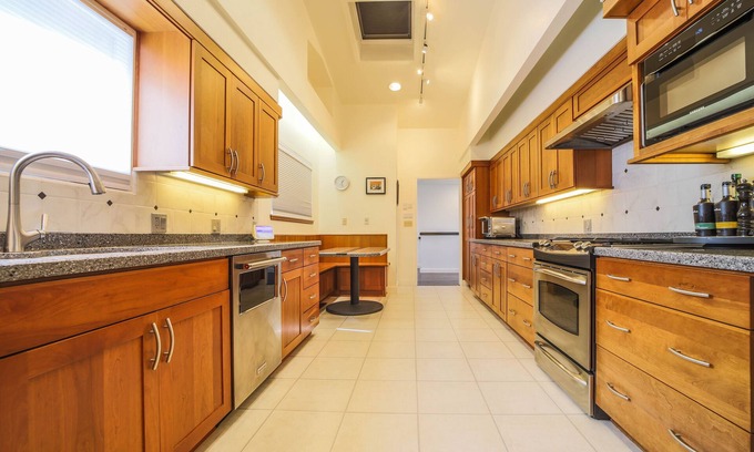 San Luis Obispo Casa | Luxury 5-bed/4-bath in foothills w/ stunning mountain views, close to campus