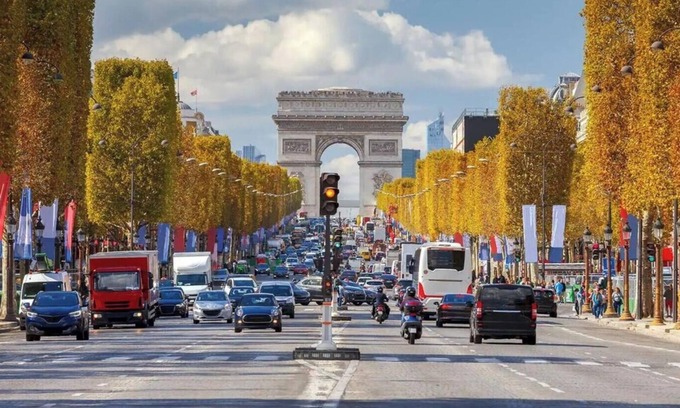 Champs-Elysees Apartamento | Luxury 5-Bedroom Apartment with Eiffel View-Perfect for Families-Champs-Élysées