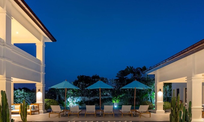 Nong Kae Condominio | Luxury 5 Bedroom Pool Villa B11B