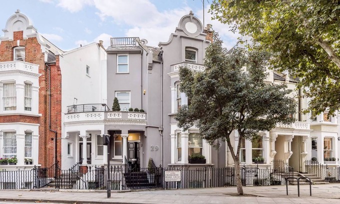 Chelsea Riverside Casa | Luxury 5 Bedroom Townhouse with private Patio in Chelsea