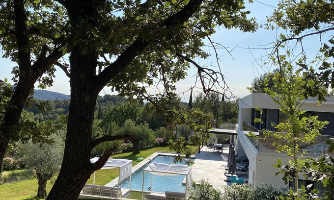 Le Tholonet Casa | Luxury 5-Bedroom villa with a 16m-long heated pool near Aix-en-Provence
