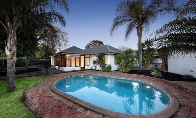 Brighton East Casa | Luxury 5 Bedrooms, Pool, Calm and Serene place