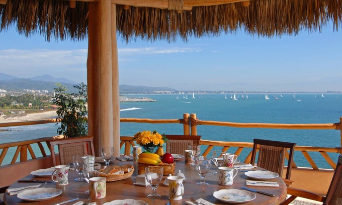 La Cruz de Huanacaxtle Villa | . Lujo 5 Dormitorios, Villa frente al mar con acceso a la playa.