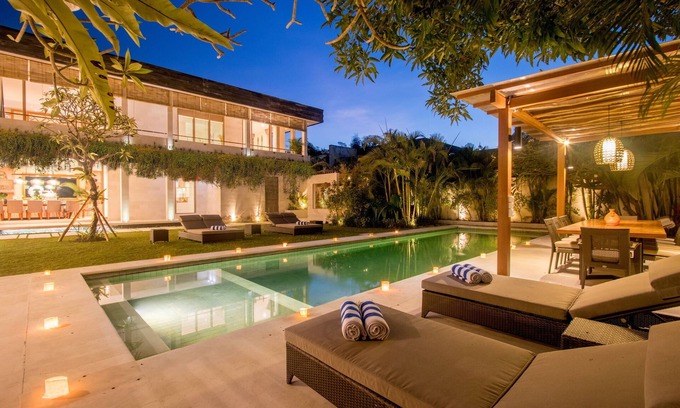 Jimbaran Bay Villa | Villa de lujo de 5 habitaciones con piscina privada