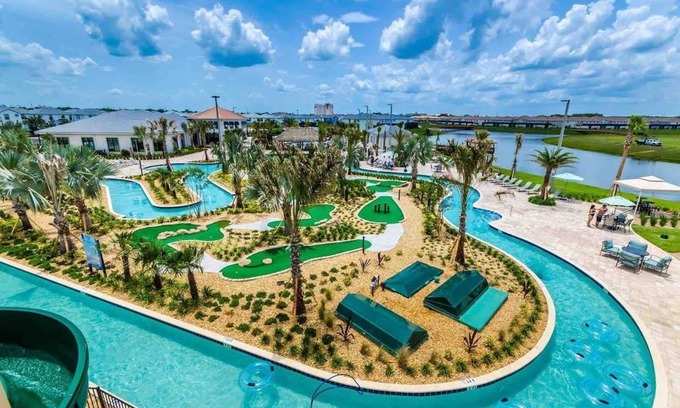 Kissimmee Casa | Luxury 5 BR at Disney Universal free heated pool high chair stroller playpen