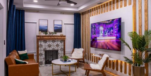 Tampa Heights Casa | Luxury 5-BR House, Tampa Downtown with Cottage
