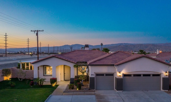 Indio Villa | Luxury 5Bd/3Ba (Sleeps 19) Coachella-Palm Springs