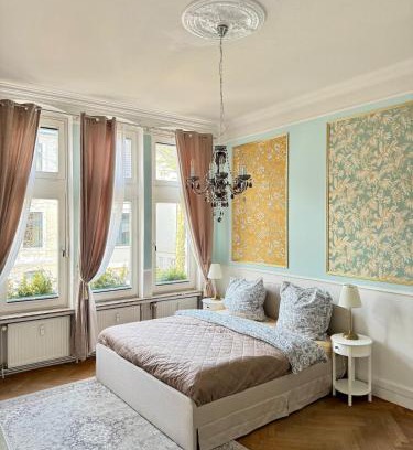 Oldenburg Apartamento | Luxury 5BR City Villa - Chic & Spacious - Families