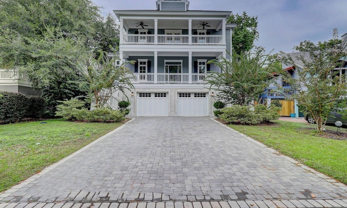 Folly Field Casa | Luxury 5BR Hilton Head Home-few steps to the beach + private pool
