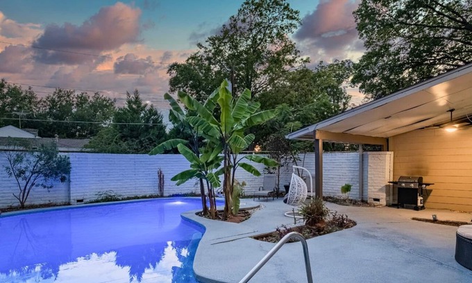 Dallas Casa | Luxury 5BR Home w/ Pool, Cinema & Game Room