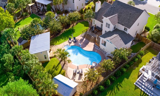 Wilmington Casa | Luxury 5BR Sleeps 14 Pool Hot Tub 2mi to Beach