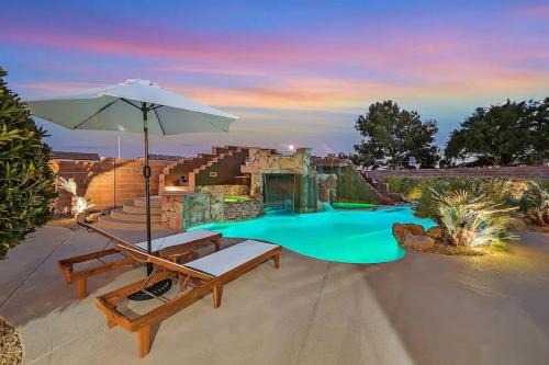 Henderson Villa | Luxury 5BR Villa Pool Hot Tub RV Friendly