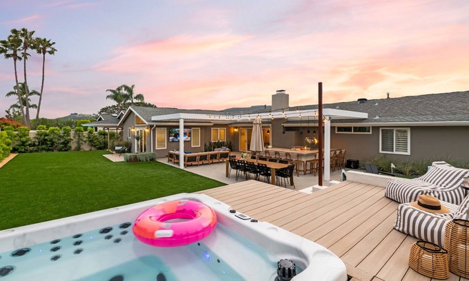 University City Casa | Luxury 5BR w/Resort Backyard, Huge Hot Tub, Fire Pit, Game Room, Putting Green