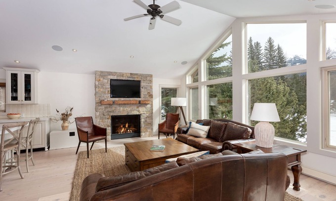Nicklaus North Casa | Luxury 6 Bed Chalet on the Golf Course!