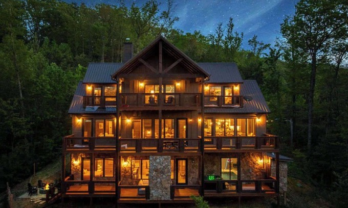 Walland Cabina | Luxury 6-Bedroom Cabin with Pool