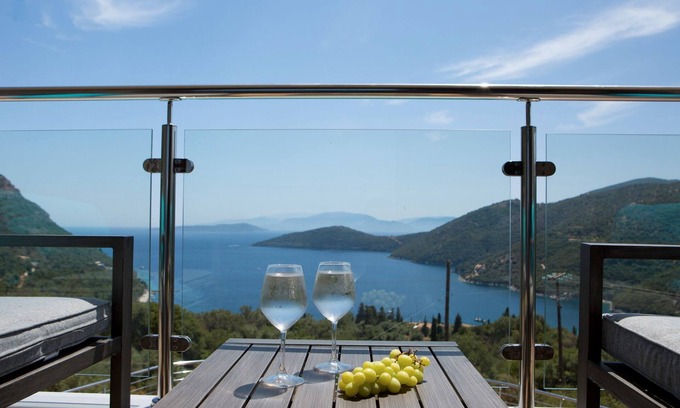 Mikros Gialos Villa | Lujo villa de 6 dormitorios con impresionantes vistas al mar Jónico en Mikros Gialos