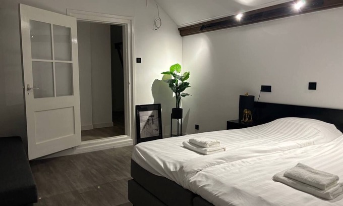 Abcoude Apartamento | Luxury 6 person apartment city center