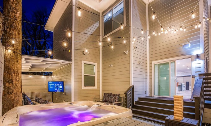 Five Points Casa | Luxury 6BR/5BA, Hot Tub, Games, DT, Sleeps 20+