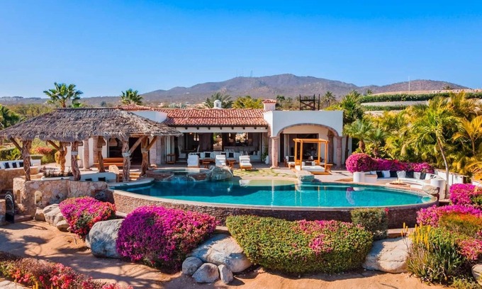 Cabo San Lucas Casa | Luxury 6BR Escape w/Ocean & Golf Views