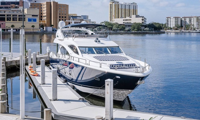 Harbour Island Alquiler De Eote | Yate Sunseeker de lujo de 82 'en Harbour Island