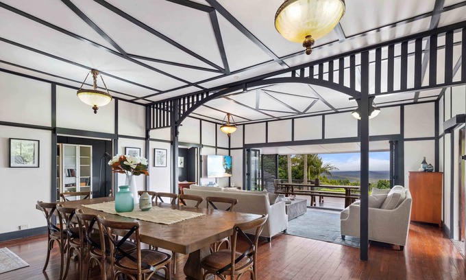 Landsborough Casa | Luxury Accommodation in the Heart of the Sunshine Coast Hinterland