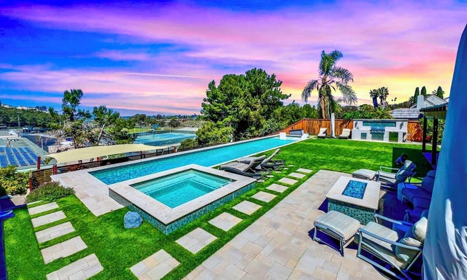 San Carlos Casa | Luxury Agua de Sol - Views/Pool/Spa/Sauna/Gym/EV In the heart of San Diego